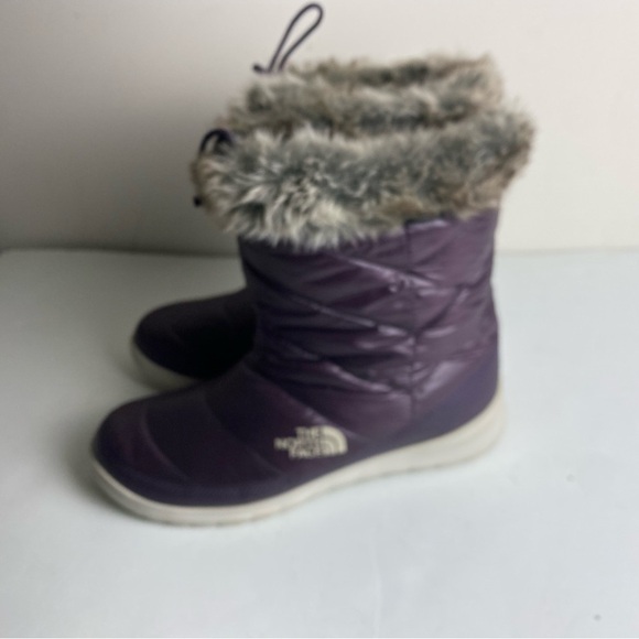 The North Face Womens Bootie Nuptse Faux size 9 - Picture 3 of 6